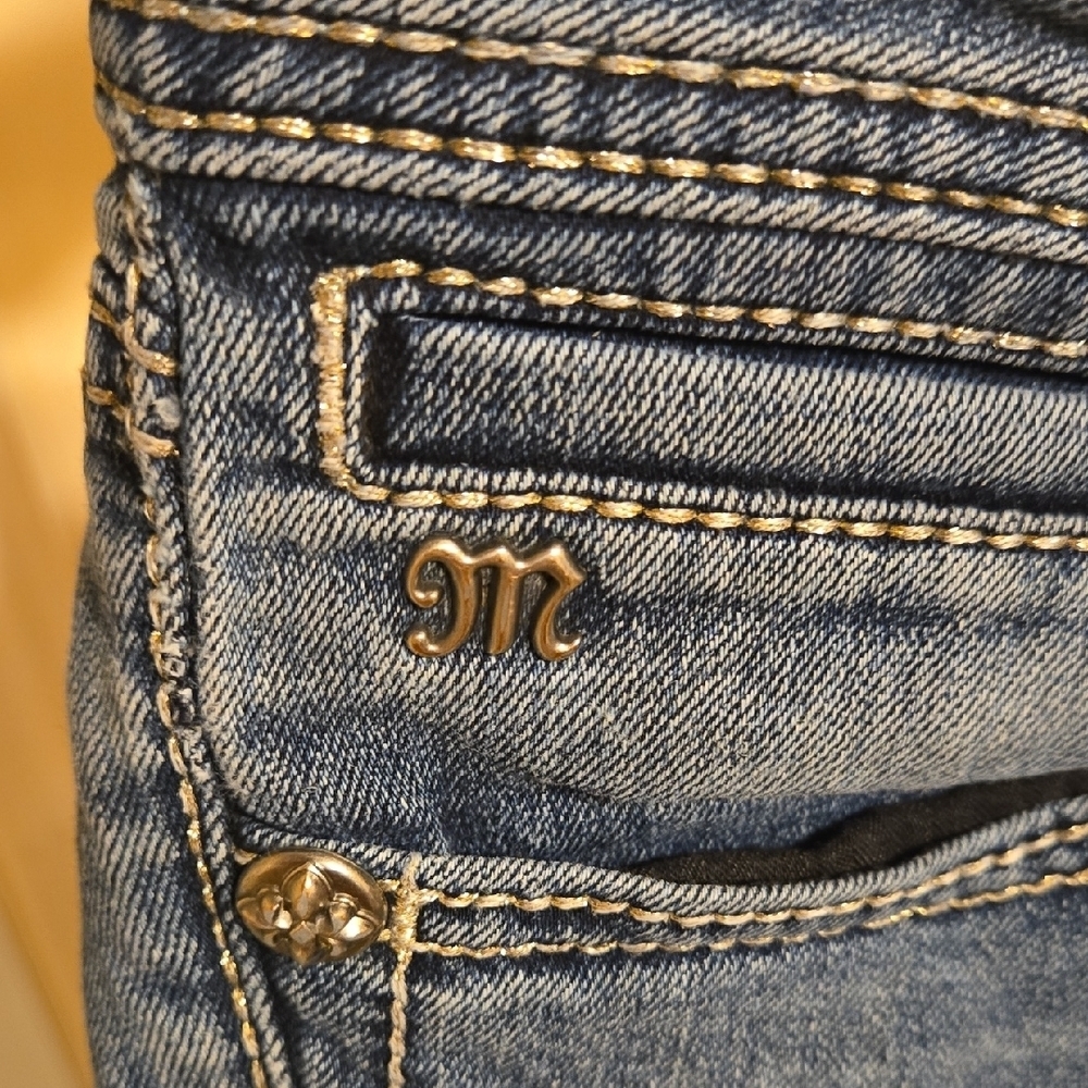 Miss Me Indigo Boot Cut Jeans. Inseam 27.5. Waist 15 - Picture 4 of 12